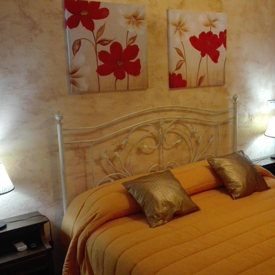 La Casa Di Anita Nel Cuore Di Segesta 卡拉塔菲米 外观 照片